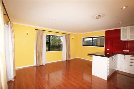 Photo of property in 103 Golf Road, New Lynn, Auckland, 0600