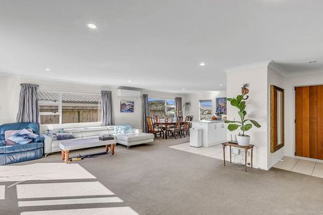 Photo of property in 10 Moonraker Place, Whitby, Porirua, 5024