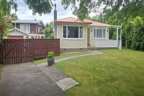 Photo of property in 5 Birch Grove, Pinehaven, Upper Hutt, 5019