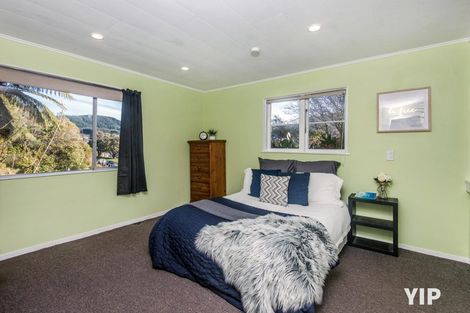 Photo of property in 3 Tawa Terrace, Tawa, Wellington, 5028