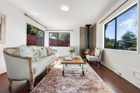 Photo of property in 1/3 Valecrest Place, Bayview, Auckland, 0629