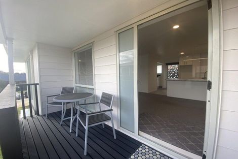 Photo of property in 30 Bay Street, Red Beach, 0932