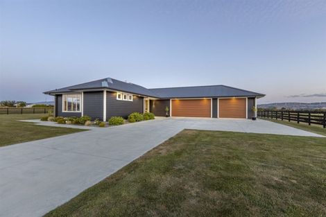 Photo of property in 33 Hartwell Drive, Kelvin Grove, Palmerston North, 4470
