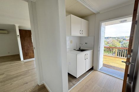 Photo of property in 118 Stapleford Crescent, Browns Bay, Auckland, 0630