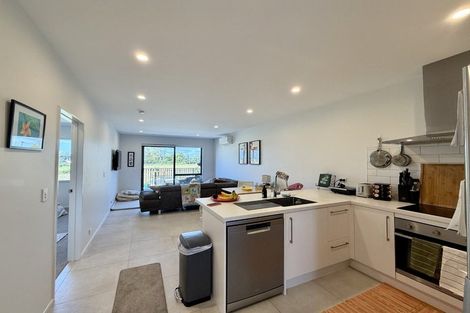 Photo of property in 5 Tana Way, Manurewa, Auckland, 2102