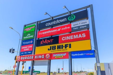 Photo of property in 19 Merv Clarke Lane, Massey, Auckland, 0614