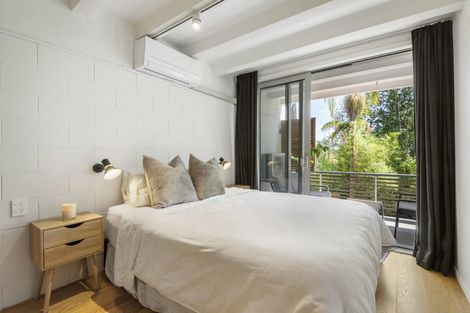 Photo of property in 15/73 Princes Street, Northcote Point, Auckland, 0627