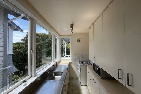 Photo of property in 2/106 Glenmore Street, Northland, Wellington, 6012