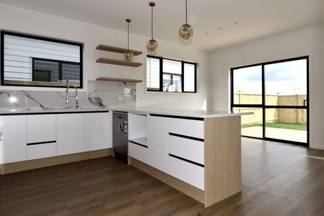 Photo of property in 22 Woven Place, Karaka, Papakura, 2113