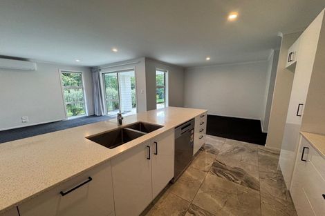 Photo of property in 10 Ratahi Way, Omokoroa, 3114