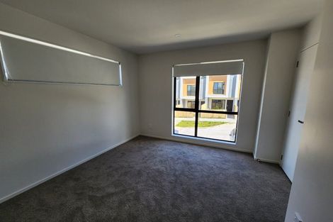Photo of property in 25 Morihana Close, Glen Eden, 0602