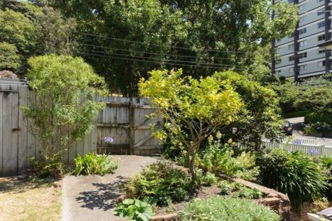 Photo of property in 15 Cottleville Terrace, Thorndon, Wellington, 6011