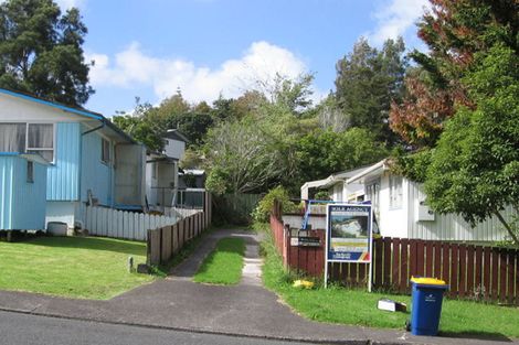 Photo of property in 1/28 Kemp Road, Massey, Auckland, 0614