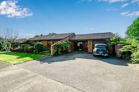 Photo of property in 1 Manu Grove, Waikanae, 5036