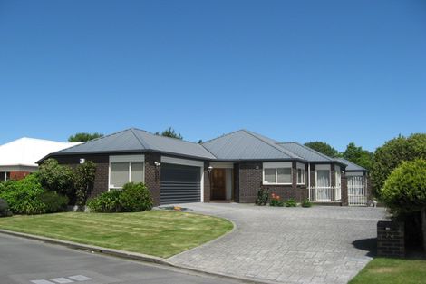 Photo of property in 16 Wardour Mews, Avonhead, Christchurch, 8042