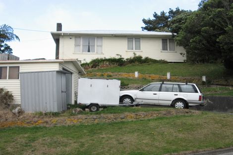 Photo of property in 7 Link Road, Newlands, Wellington, 6037