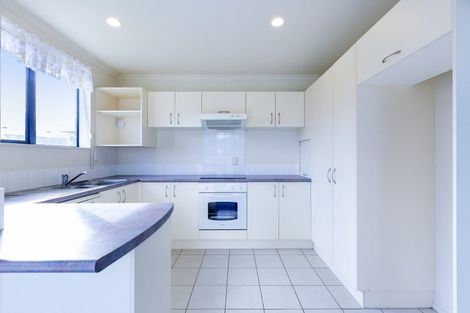 Photo of property in 12 Magnolia Drive, Waiuku, 2123