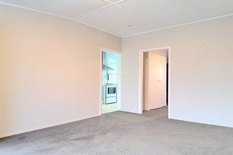 Photo of property in 33 Queen Street, Upper Hutt Central, Upper Hutt, 5018