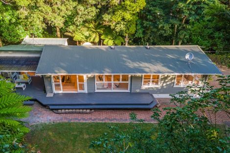 Photo of property in 11 Scenic Drive, Hillpark, Auckland, 2102