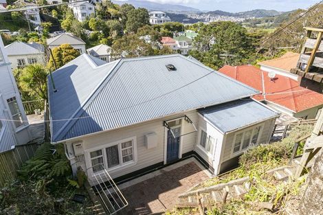 Photo of property in 5 Hadfield Terrace, Kelburn, Wellington, 6012