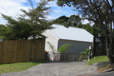 Photo of property in 2/4 Louise Place, Browns Bay, Auckland, 0630