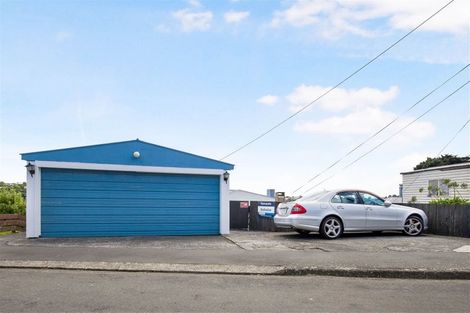 Photo of property in 45 Turville Crescent, Newlands, Wellington, 6037