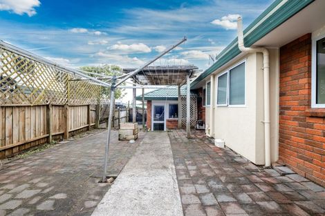 Photo of property in 15 Lenore Road, Favona, Auckland, 2024
