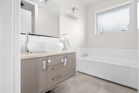 Photo of property in 8 Mckinley Place, Nawton, Hamilton, 3200