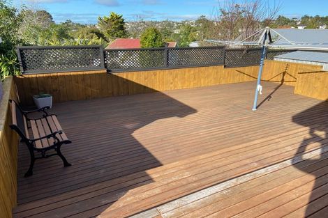 Photo of property in 1/2 Lysander Crescent, Beach Haven, Auckland, 0626