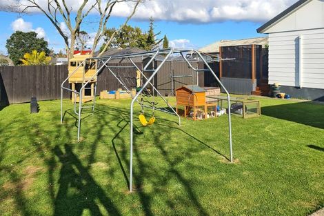 Photo of property in 22 Miriam Corban Heights, Henderson, Auckland, 0612