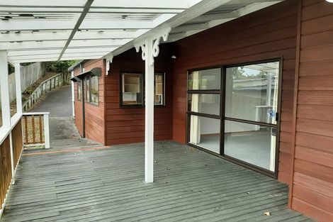 Photo of property in 28 Pohutukawa Avenue, Red Beach, 0932