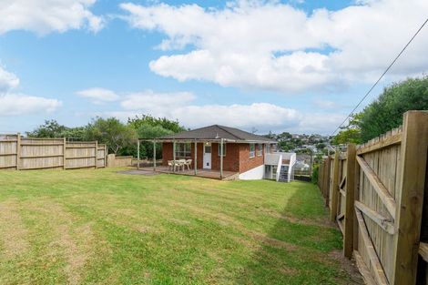 Photo of property in 1 Phillip Parade, Forrest Hill, Auckland, 0620