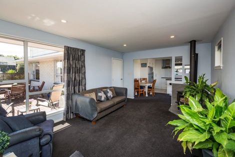 Photo of property in 9 Heathglen Avenue, Parklands, Christchurch, 8083