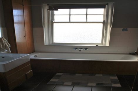 Photo of property in Blythswood Flats, 16/3f Aro Street, Aro Valley, Wellington, 6021