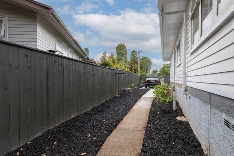 Photo of property in 61a Cobham Crescent, Kelston, Auckland, 0602