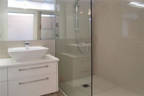 Photo of property in 2f3 Oriental Terrace, Mount Victoria, Wellington, 6011