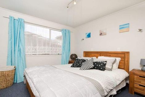 Photo of property in 1 Cushla Place, Massey, Auckland, 0614