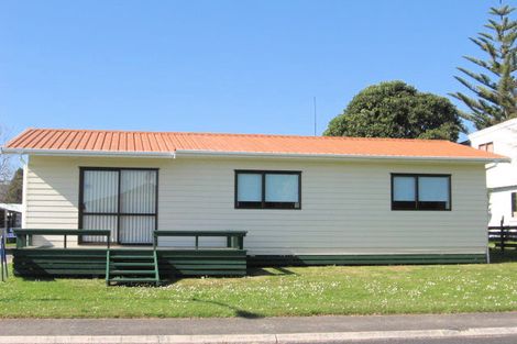 Photo of property in 8 Nicholas Avenue, Whitianga, 3510