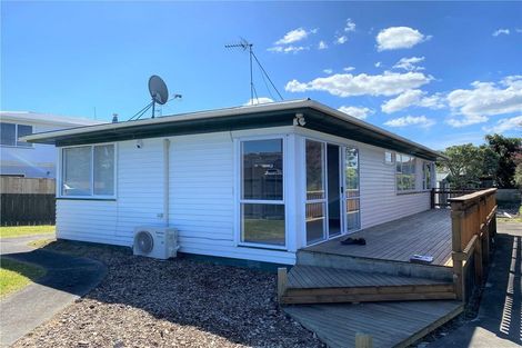 Photo of property in 41 Bodi Place, Te Atatu South, Auckland, 0610