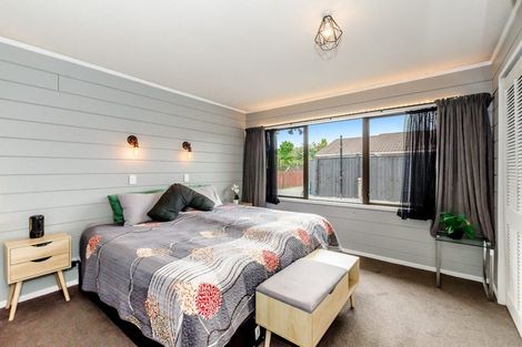 Photo of property in 4 Oakwood Grove, Paraparaumu Beach, Paraparaumu, 5032