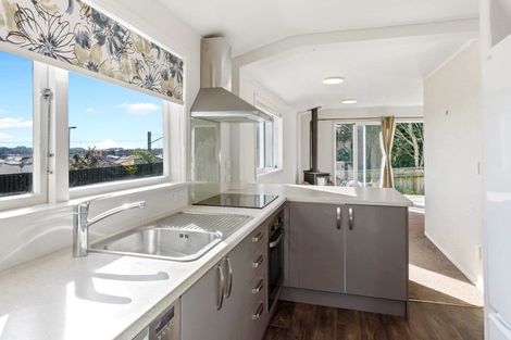 Photo of property in 6 Matenga Street, Waikanae, 5036