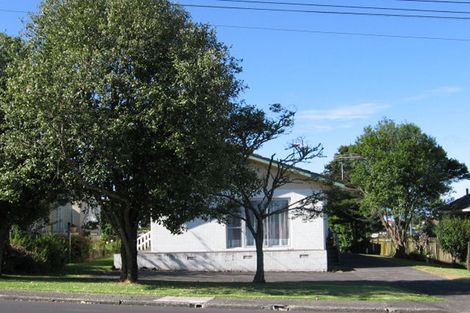 Photo of property in 2/3 Exmouth Road, Northcote, Auckland, 0627
