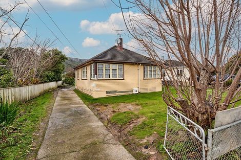 Photo of property in 24 Pearce Crescent, Taita, Lower Hutt, 5011