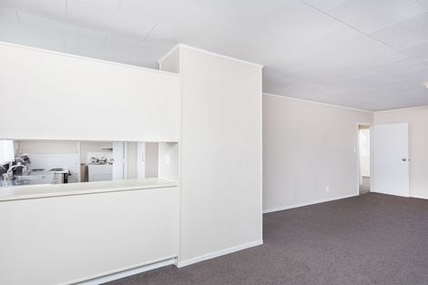 Photo of property in 1/62 Forest Road, Henderson, Auckland, 0612