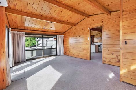 Photo of property in 6 Aries Place, Kawaha Point, Rotorua, 3010