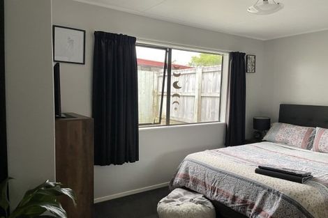 Photo of property in 4 Colonial Place, Kelvin Grove, Palmerston North, 4414
