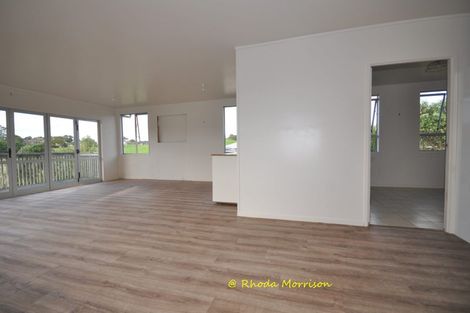 Photo of property in 8 Heaths Way, Pahi, Paparoa, 0571
