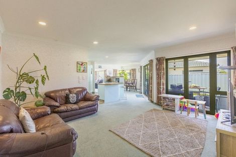 Photo of property in 69 Kensington Drive, Taradale, Napier, 4112