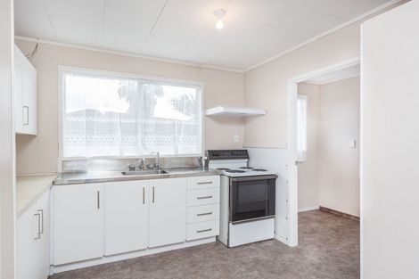Photo of property in 1/62 Forest Road, Henderson, Auckland, 0612
