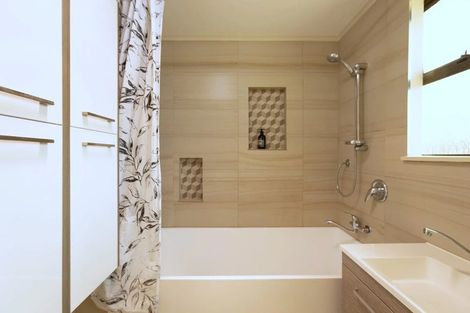 Photo of property in 5 Savage Crescent, Marewa, Napier, 4110